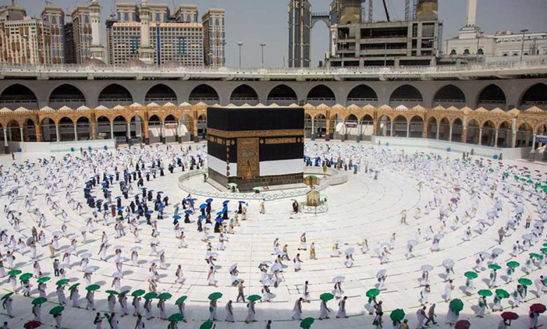 الطوف حول الكعبة